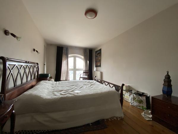 Appartement
         8 pièces
        - 202 m²
