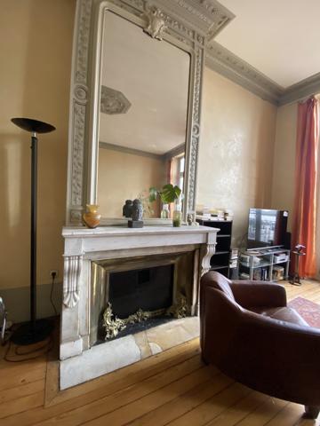 Appartement
         8 pièces
        - 202 m²