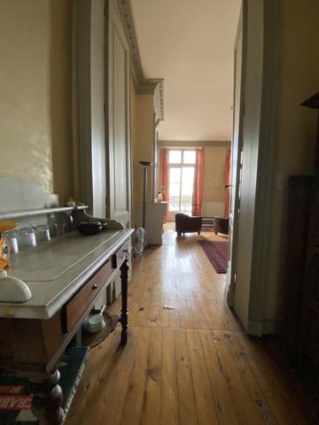 Appartement
         8 pièces
        - 202 m²