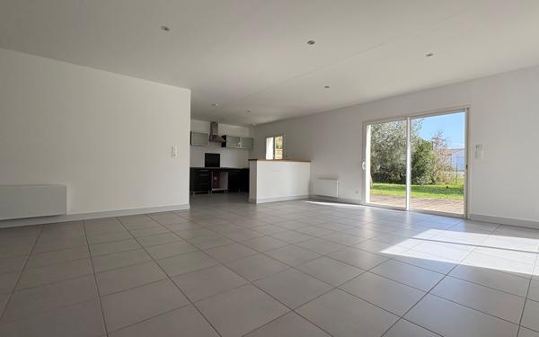 Maison à vendre    4 pièces •  L'Houmeau