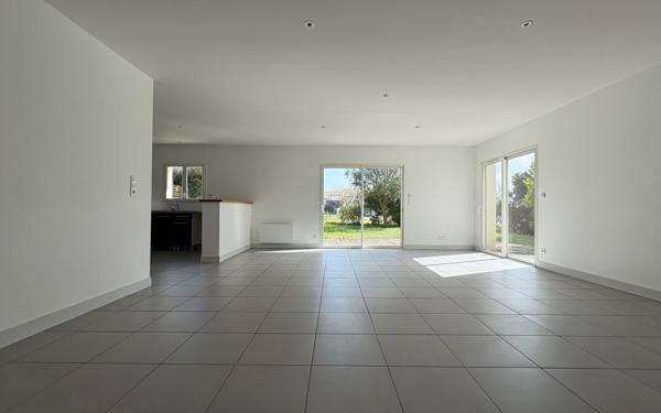 Maison à vendre    4 pièces •  L'Houmeau