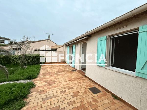 Location Appartement 4 pièces 85 m² - 8 RUE DE L'ESCANTILLON Nimes Cedex 30000