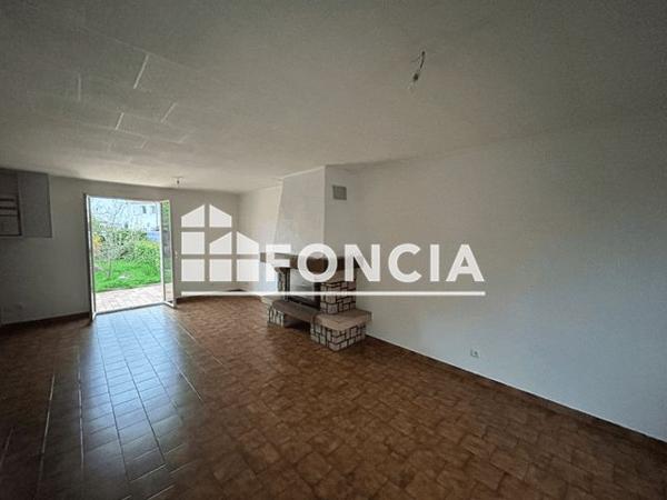 Location Appartement 4 pièces 85 m² - 8 RUE DE L'ESCANTILLON Nimes Cedex 30000