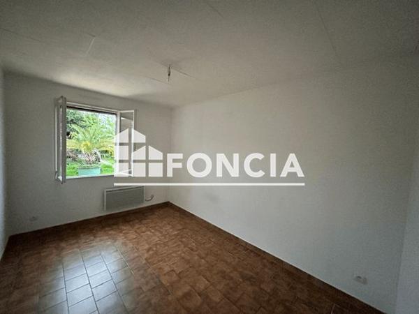 Location Appartement 4 pièces 85 m² - 8 RUE DE L'ESCANTILLON Nimes Cedex 30000