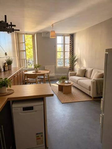 Vente                                                      Appartement
                        
                     3 pièces                      51 m2                     à Nanterre