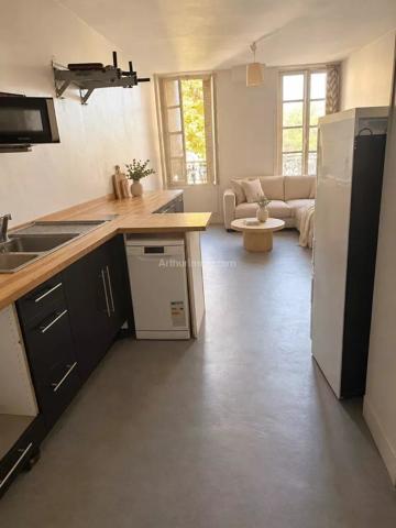 Vente                                                      Appartement
                        
                     3 pièces                      51 m2                     à Nanterre