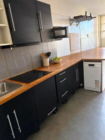 Vente                                                      Appartement
                        
                     3 pièces                      51 m2                     à Nanterre
