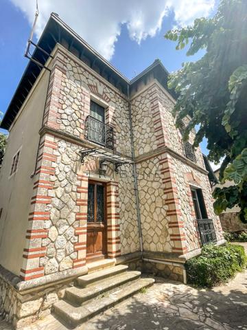 Maison 5 pièce(s) 3 chambre(s) 131.95 m²