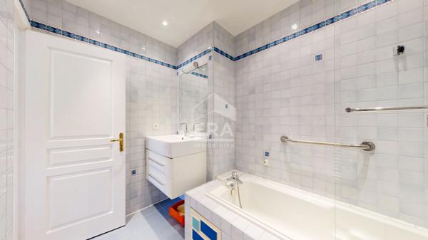 NICE - CARRÉ D'OR : A 100 MÈTRES DU FAMEUX HÔTEL NEGRESCO ,JOLI STUDIO AU CALME PROCHE MER