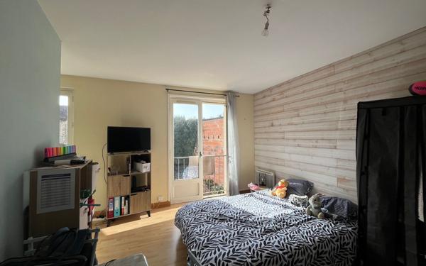 Appartement à louer    1 pièce • 27,06 m2 Saint-Yrieix-la-Perche