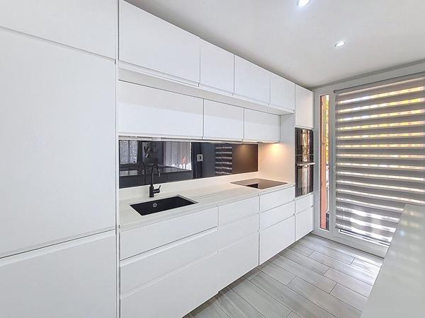 Appartement Marseille 3 pièce(s) 81.22 m2 très belle prestations