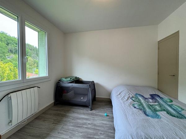 A vendre proche tous commerces, bel Appartement type 4 avec garage