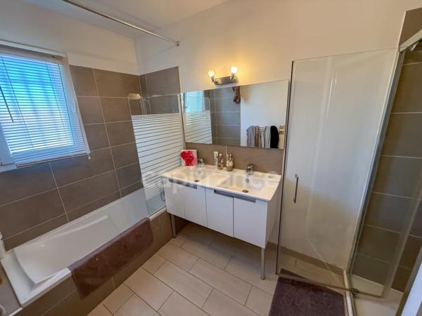 Maison R+1 de 100 m² avec piscine sur un terrain de 506 m² arboré et aménagé