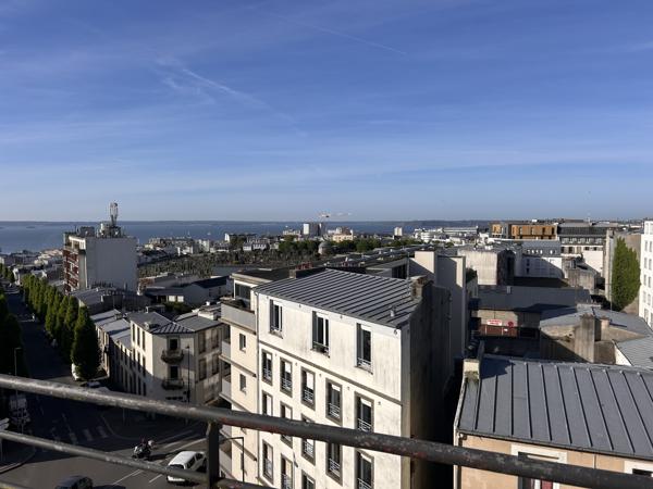 VUE RADE EXCEPTIONNELLE - MAGNIFIQUE DUPLEX DE 198M² . 4 Rue St Marc