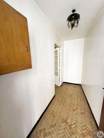 Maison de village à rénover avec beau potentiel.