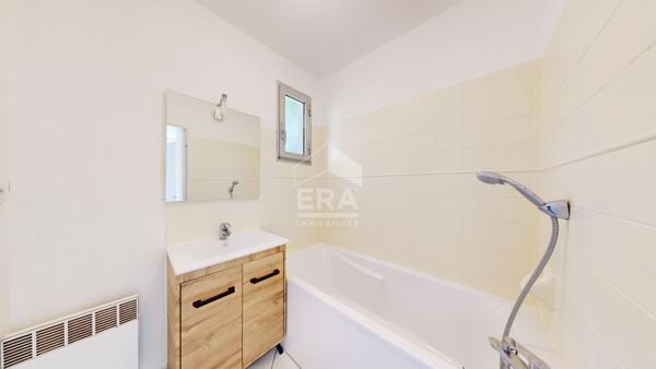 NICE OUEST - RAOUL DUFY : VASTE 4/5 PIÈCES TRAVERSANT AVEC 2 TERRASSES VUE DÉGAGÉE ET APERÇU MER