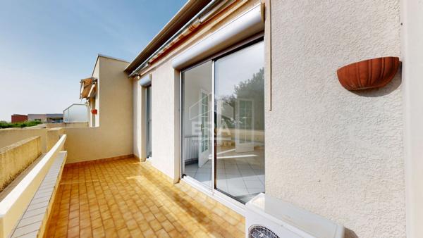 NICE OUEST - RAOUL DUFY : VASTE 4/5 PIÈCES TRAVERSANT AVEC 2 TERRASSES VUE DÉGAGÉE ET APERÇU MER