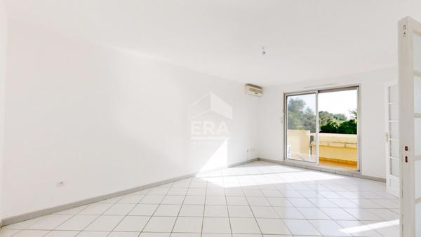 NICE OUEST - RAOUL DUFY : VASTE 4/5 PIÈCES TRAVERSANT AVEC 2 TERRASSES VUE DÉGAGÉE ET APERÇU MER