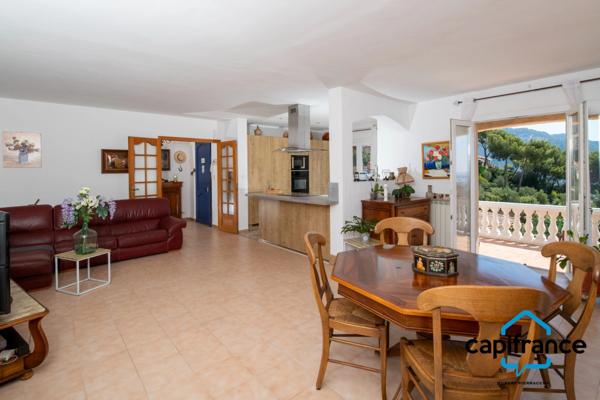 83 Toulon 4 chemins/le Baou, Villa 118m2 ( et plus de 35  m2 buanderie, annexe) vue mer calme 6 pieces 1053 m2