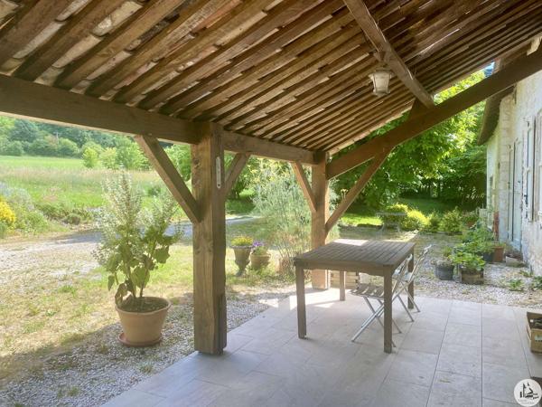 Magnifique maison, grande grange et piscine.