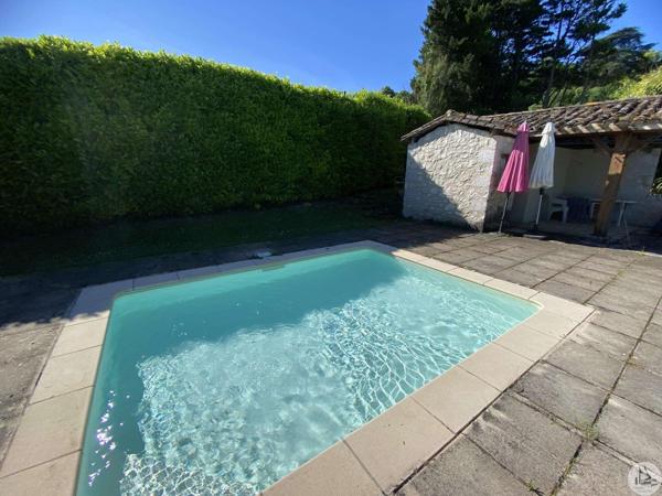 Magnifique maison, grande grange et piscine.