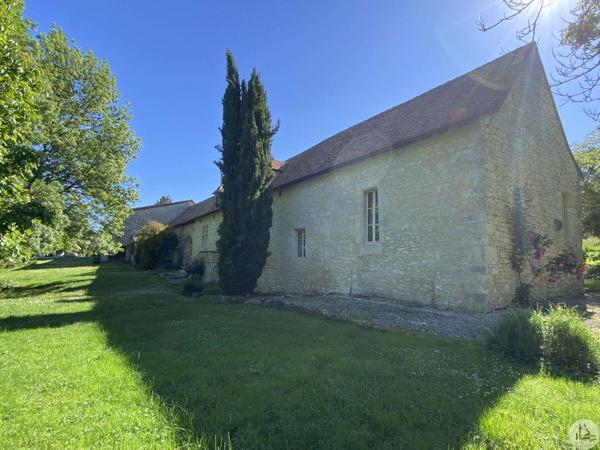Magnifique maison, grande grange et piscine.