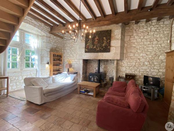 Magnifique maison, grande grange et piscine.