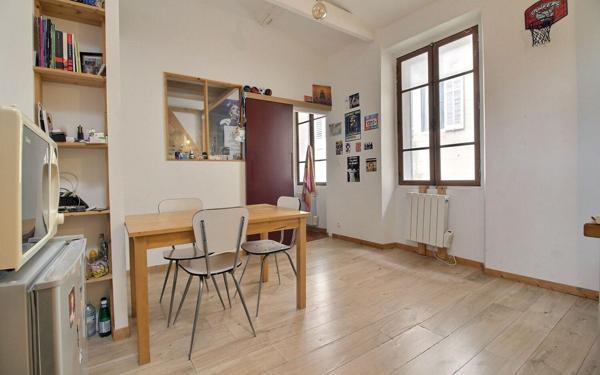 Maison à vendre    4 pièces • 50 m2 Marseille 5