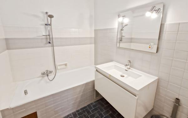 Appartement à vendre    2 pièces • 56,76 m2 Nice