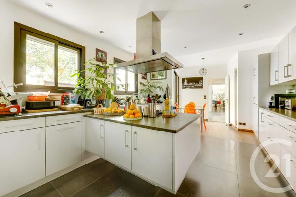 Maison à vendre  8 pièces - 238,80 m 2   CHATILLON  - 92