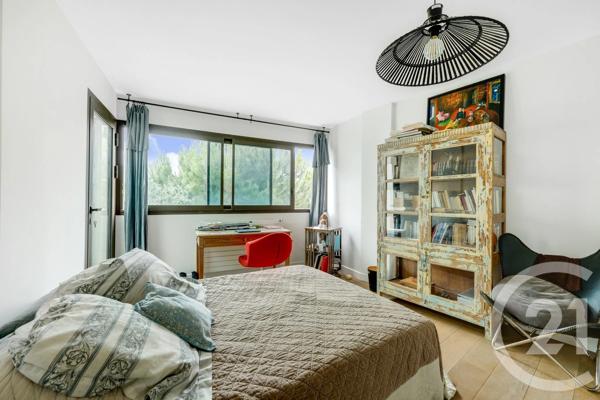 Maison à vendre  8 pièces - 238,80 m 2   CHATILLON  - 92