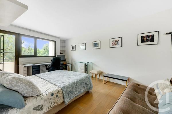 Maison à vendre  8 pièces - 238,80 m 2   CHATILLON  - 92