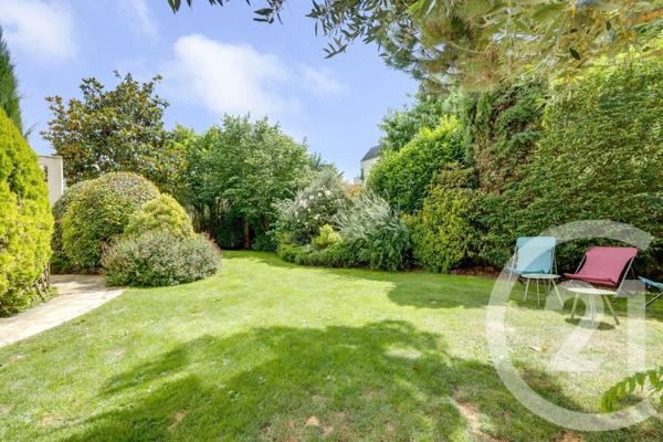 Maison à vendre  8 pièces - 238,80 m 2   CHATILLON  - 92