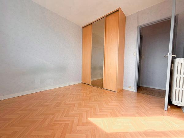Appartement Angers 2 pièces 38.85 m2, stationnement, cave