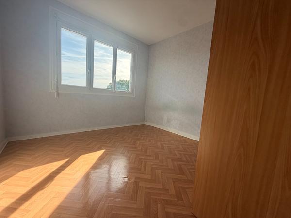 Appartement Angers 2 pièces 38.85 m2, stationnement, cave