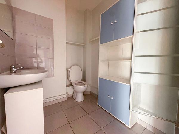 Appartement Angers 2 pièces 38.85 m2, stationnement, cave