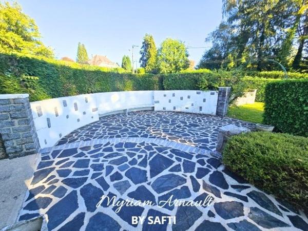 Maison grande propriété 5 chambres garage