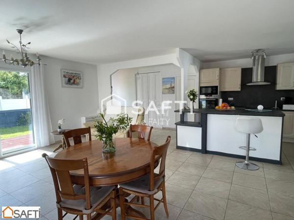 Maison T5 de plain pied - 3 chambres -1 bureau - 1 dépendance