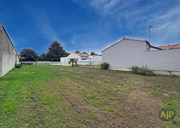 Terrains à vendre Challans : surface de 473 m2 à 149 900€ - AJP Immobilier Challans
