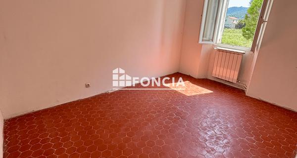 À vendre Maison 5 pièces 108 m² - La Crau 83260