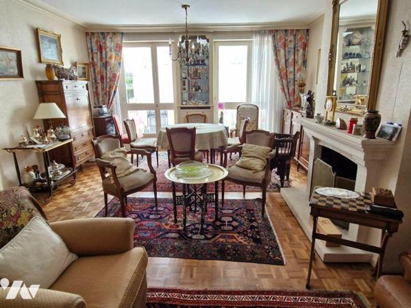 Votre office notarial vous propose à la vente cette maison d'habitation construite en 1970 d'en...