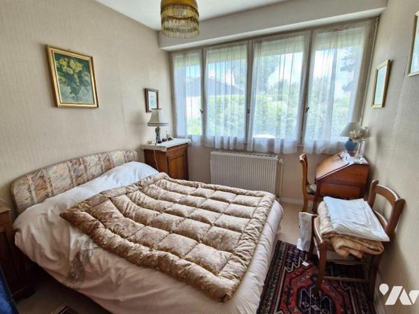 Votre office notarial vous propose à la vente cette maison d'habitation construite en 1970 d'en...