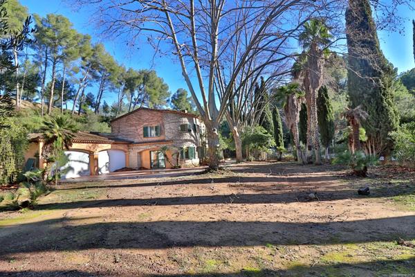 Bastide de charme - Murs commerciaux - Enorme potentiel