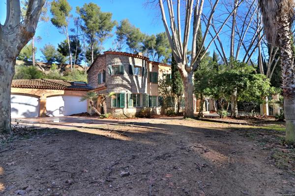 Bastide de charme - Murs commerciaux - Enorme potentiel