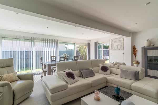 33310 LORMONT - Maison 5 pièces de 106m2 avec garage et piscine à vendre