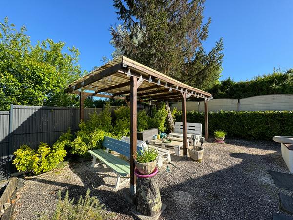 33310 LORMONT - Maison 5 pièces de 106m2 avec garage et piscine à vendre