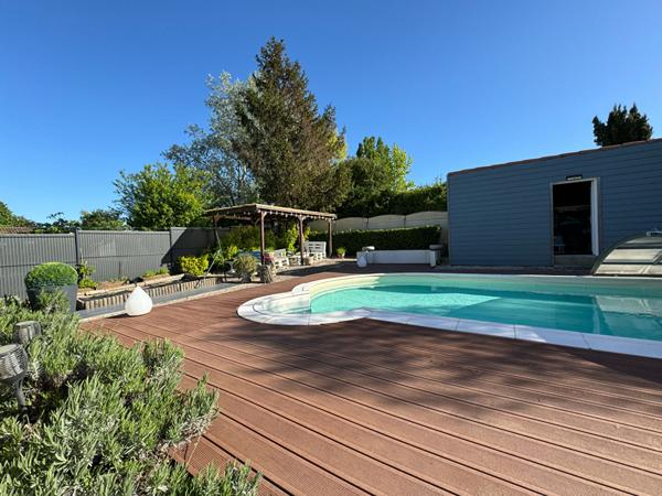 33310 LORMONT - Maison 5 pièces de 106m2 avec garage et piscine à vendre