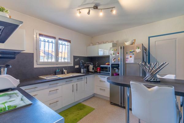 33310 LORMONT - Maison 5 pièces de 106m2 avec garage et piscine à vendre