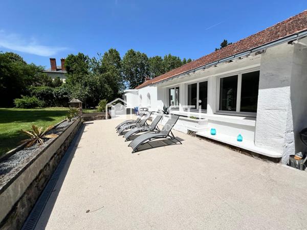 Propriété de caractère avec espaces de vie et loisirs aux portes de Nantes