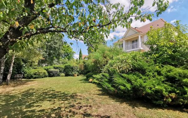 Maison à vendre    6 pièces • 191 m2 Périgny